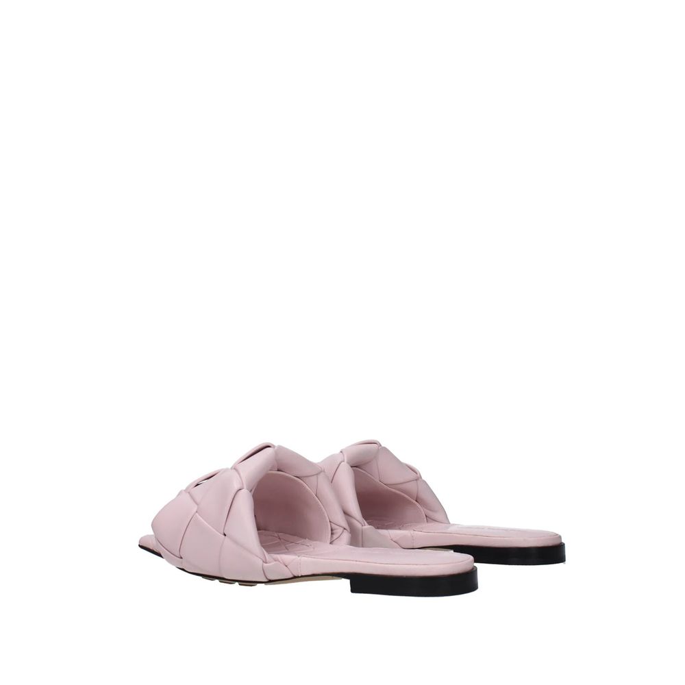 Mehrfarbige flache Sandalen aus Kalbsleder