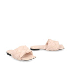 Mehrfarbige flache Ledersandalen