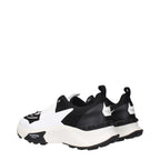 Schwarze Stoff-Sneaker