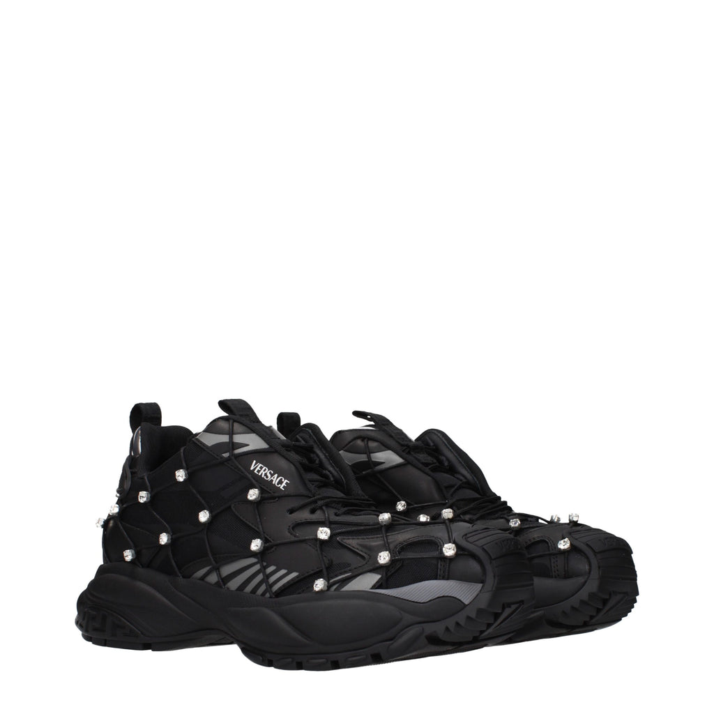 Schwarze Low-Top-Sneaker aus Stoff