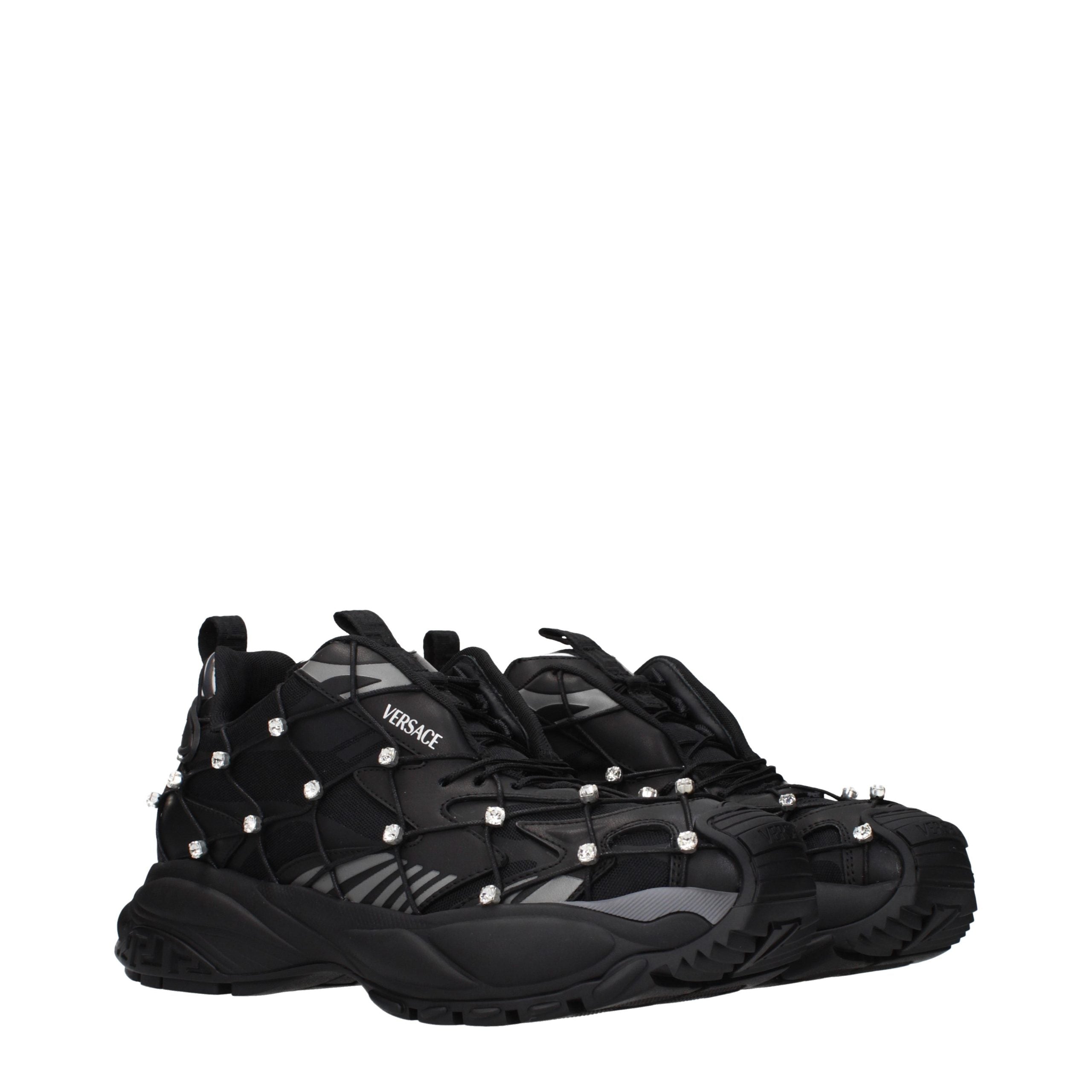 Schwarze Low-Top-Sneaker aus Stoff