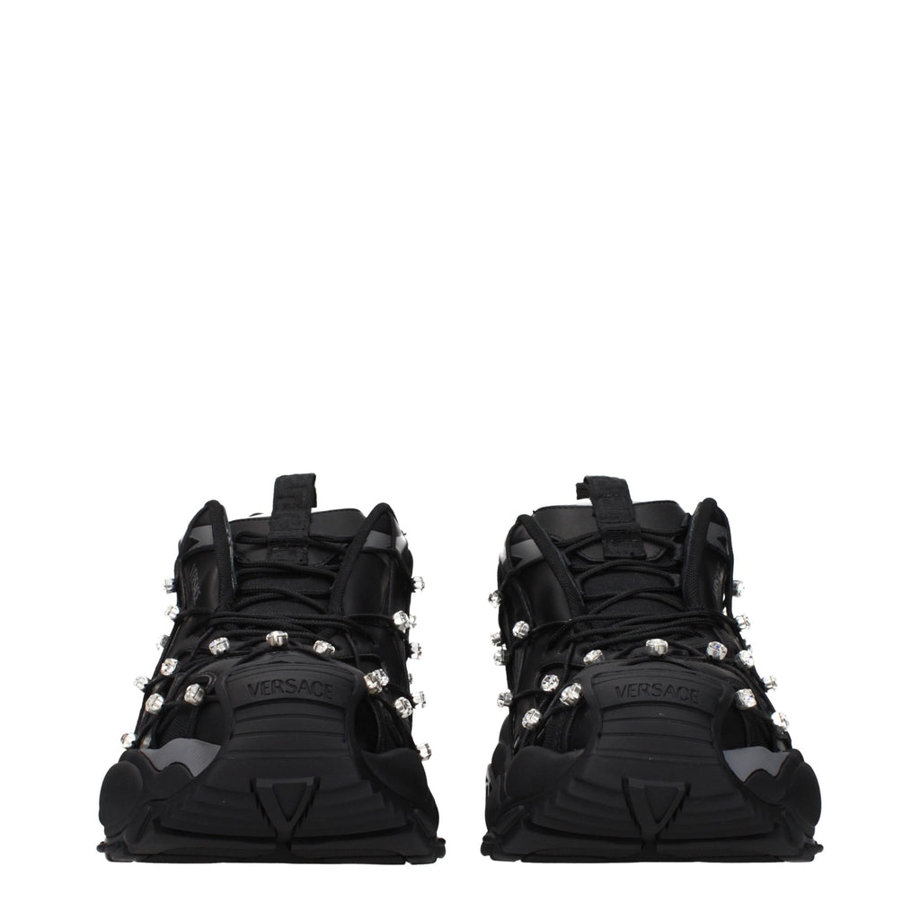 Schwarze Low-Top-Sneaker aus Stoff