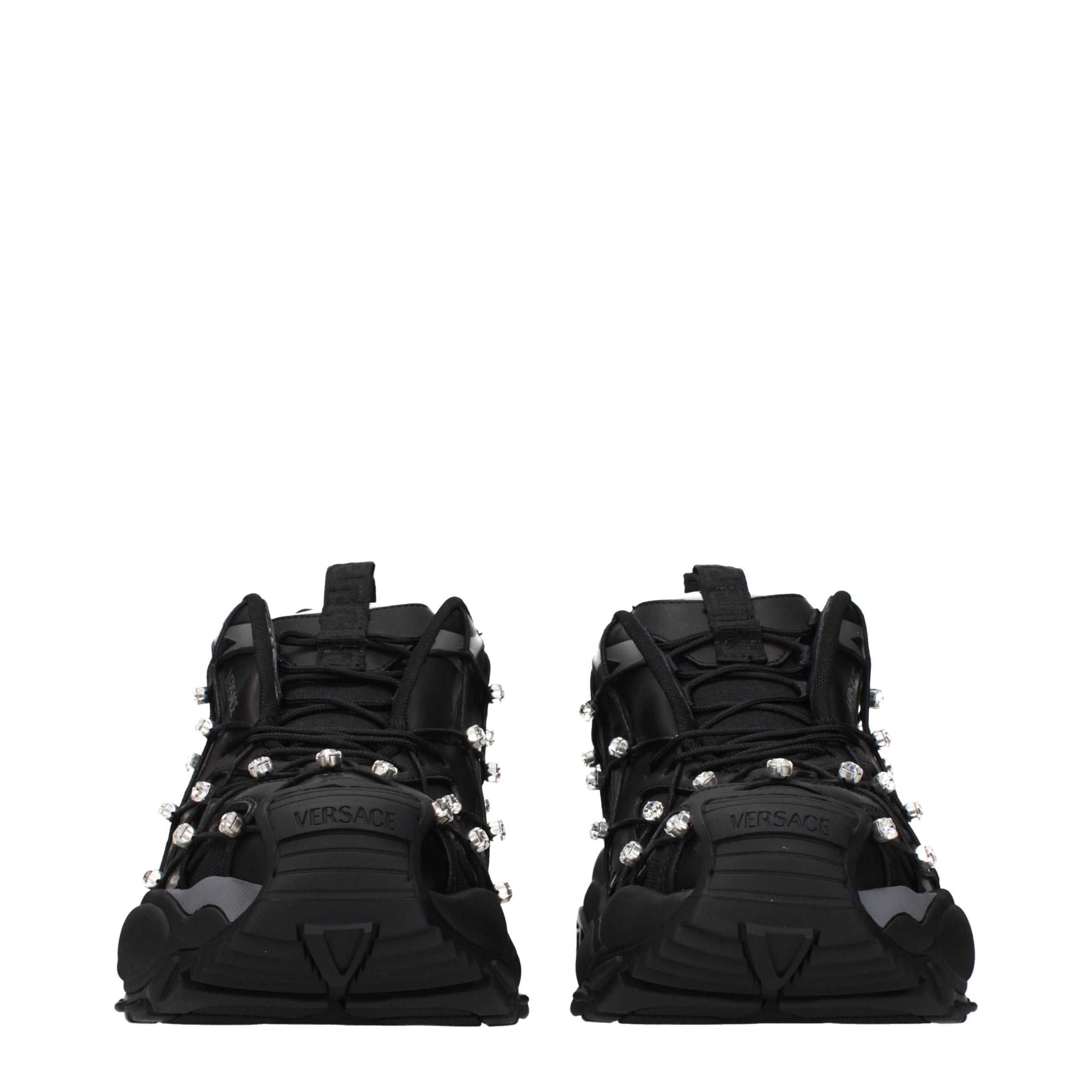 Schwarze Low-Top-Sneaker aus Stoff