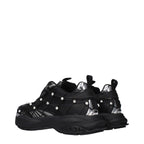 Schwarze Low-Top-Sneaker aus Stoff