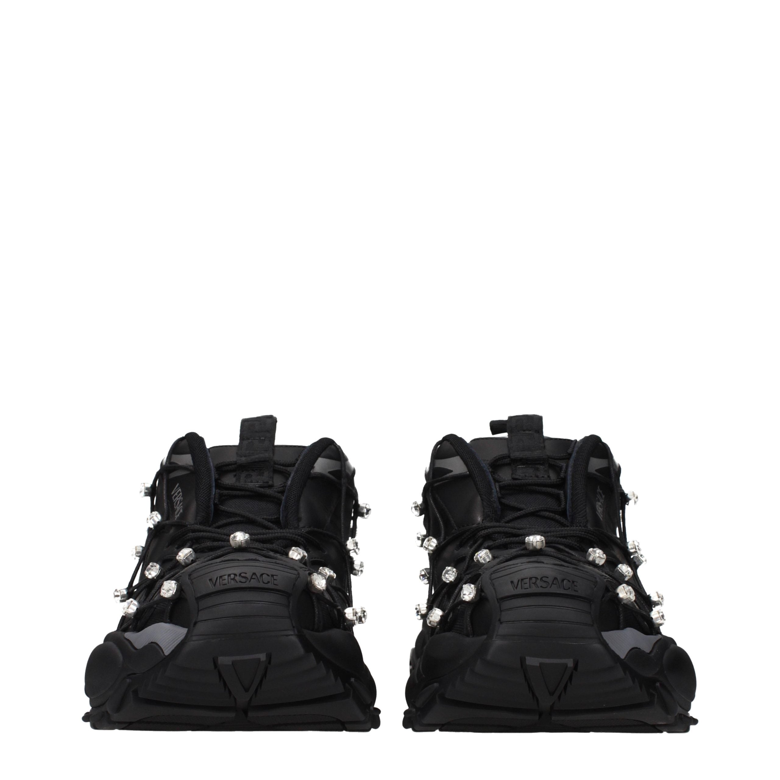 Schwarze Stoff-Sneaker mit klobiger Sohle