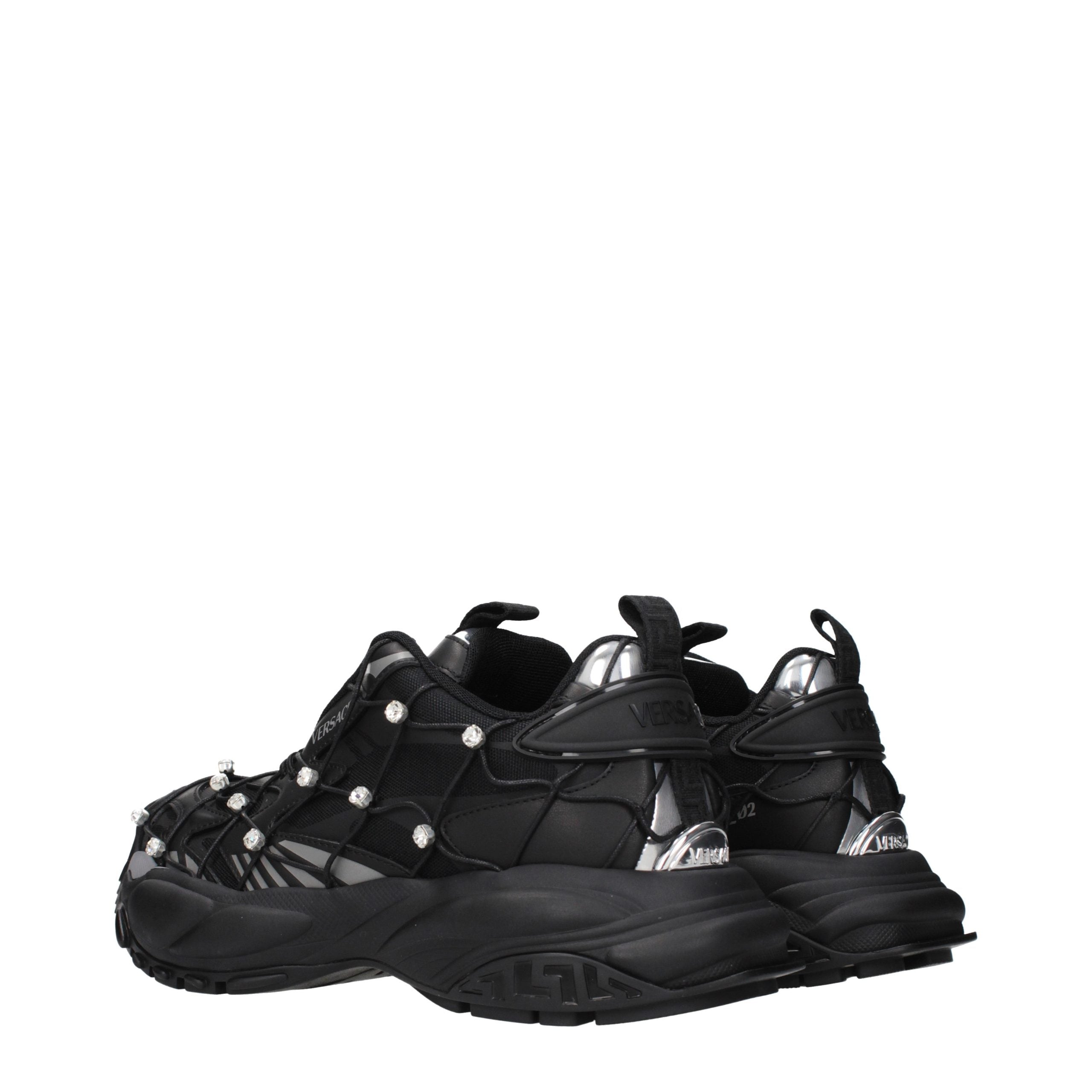 Schwarze Stoff-Sneaker mit klobiger Sohle
