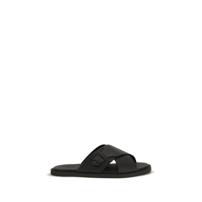 Schwarze flache Sandalen aus Leder
