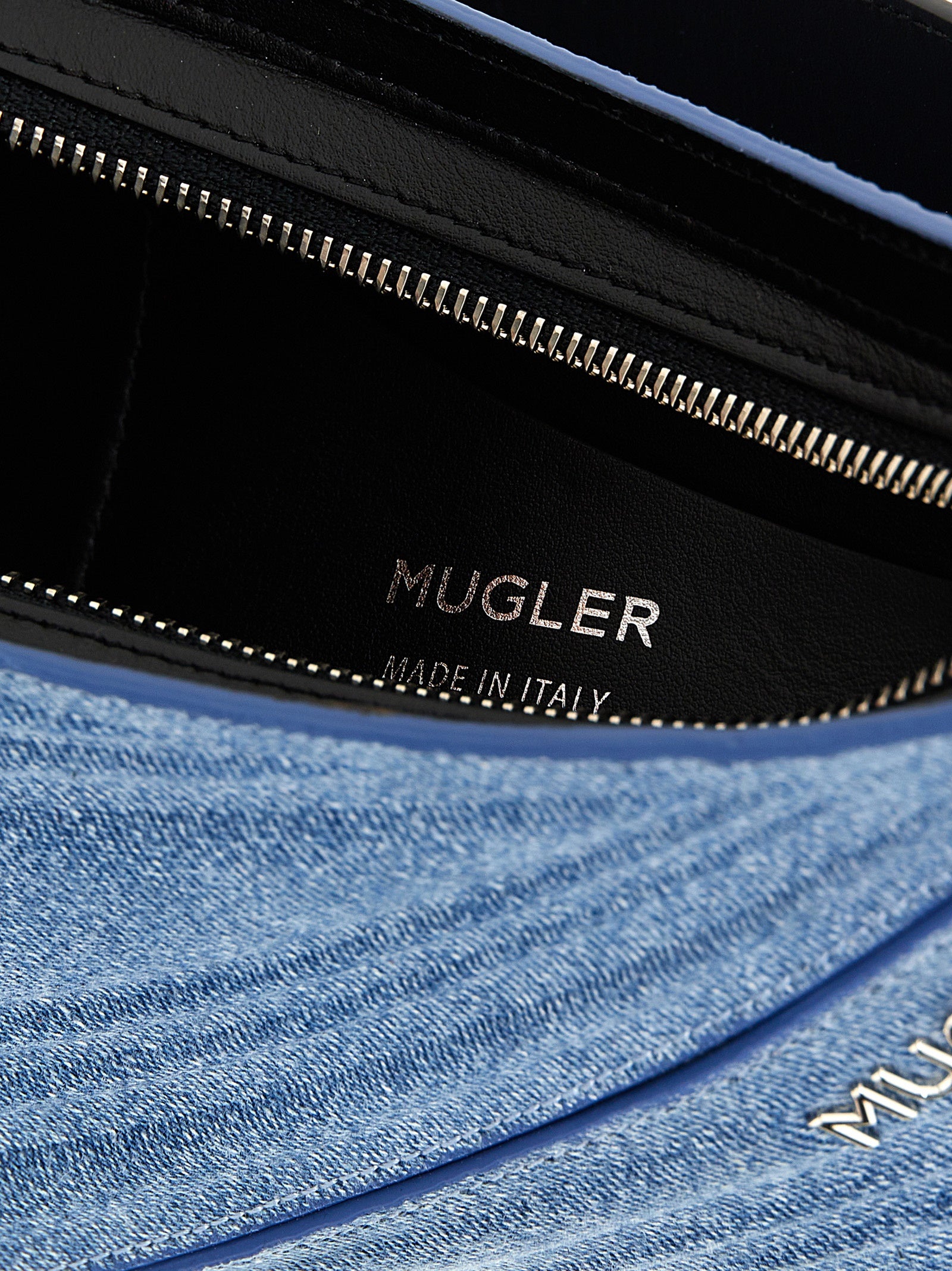 Schultertasche aus blauem Kalbsleder