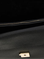 Schwarze Kalbsleder-Schultertasche