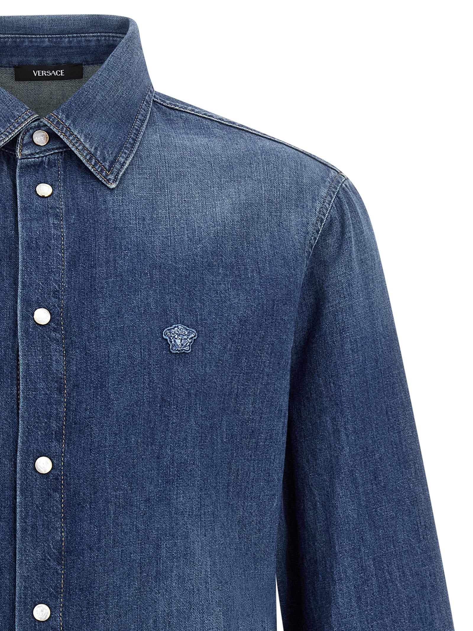 Blaue Baumwollbluse