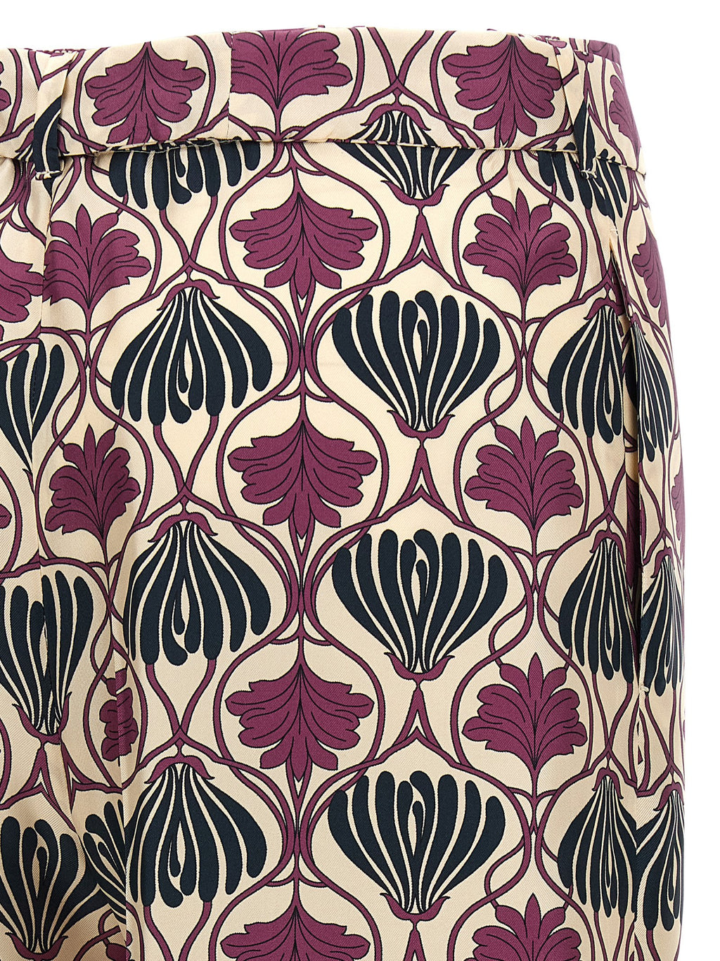 Lila Seidenhose