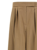 Braune Bundfaltenhose mit Nadelstreifen