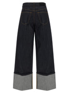 Blaue Baumwoll-Jeans mit ausgestelltem Bein