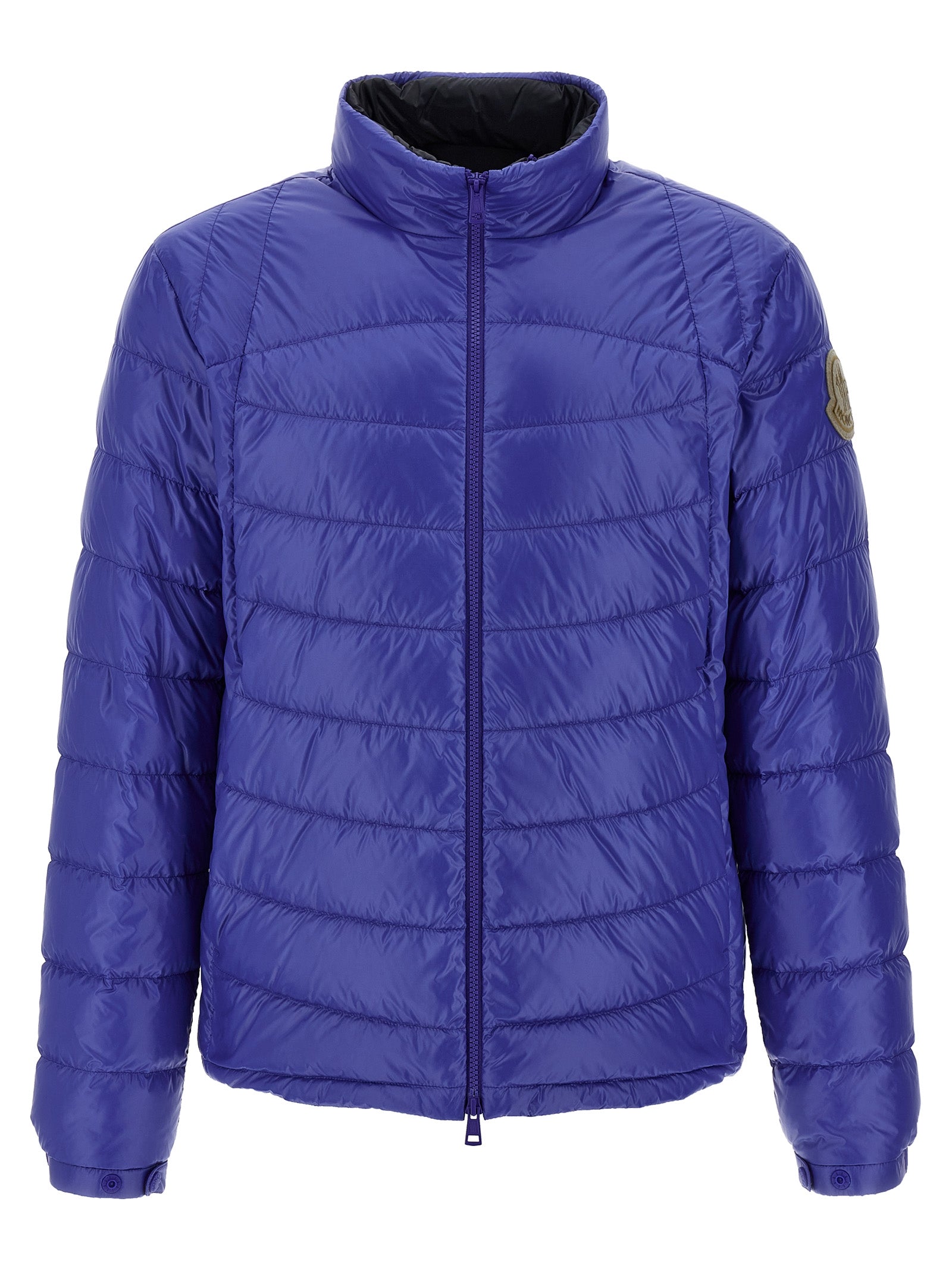 Blaue Polyamid-Jacke in voller Länge