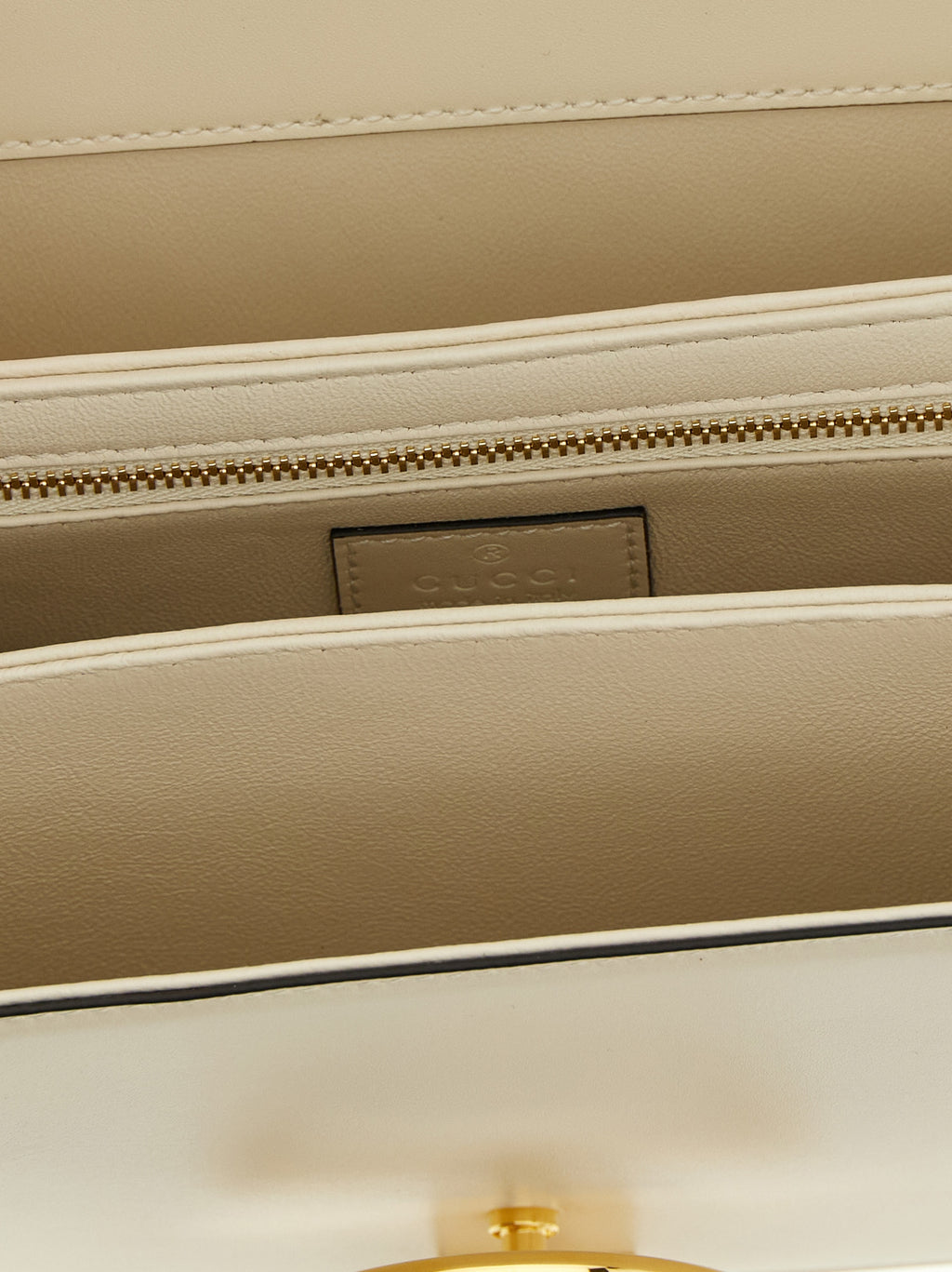 Weiße Kalbsleder-Schultertasche