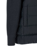 Blaue Polyester-Jacke in voller Länge