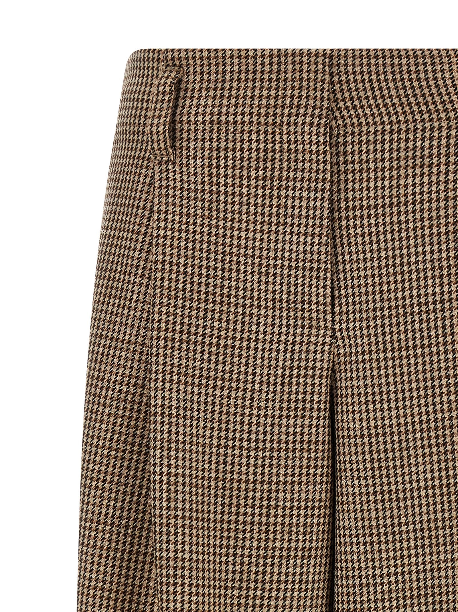 Braune Hose aus reiner Schurwolle mit ausgestelltem Bein