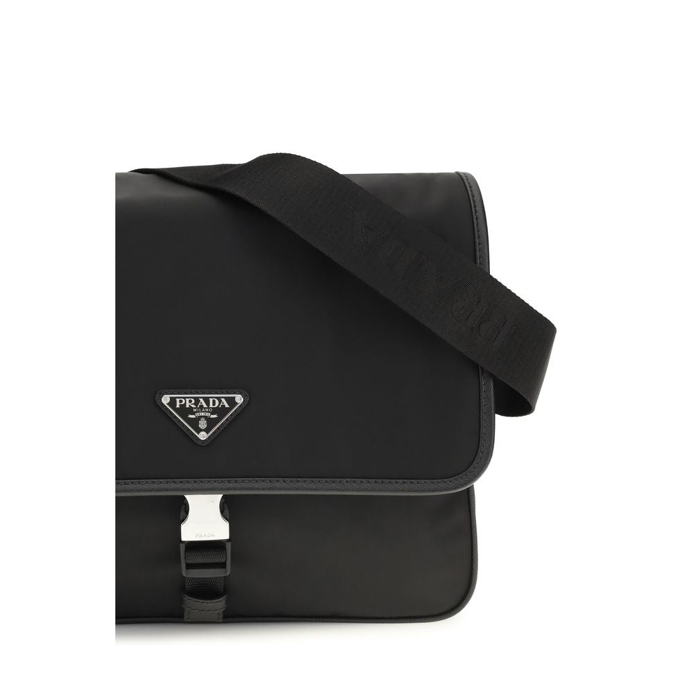 Schwarze Schultertasche aus recyceltem Polyamid