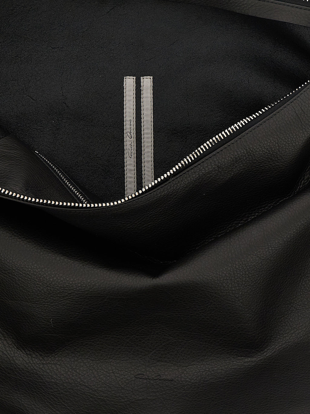 Schwarze Kalbsleder-Schultertasche