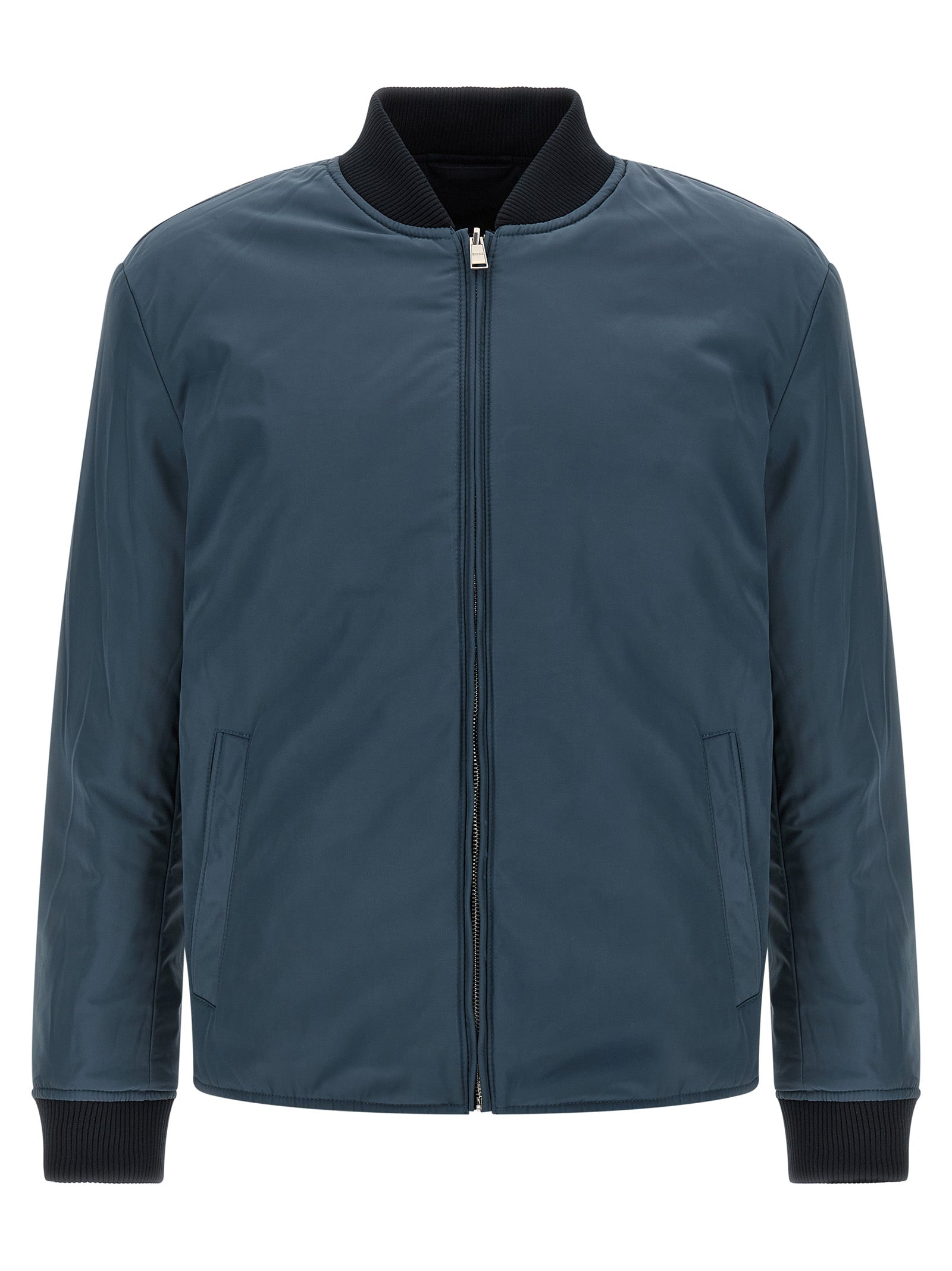 Blaue Polyesterkleidung