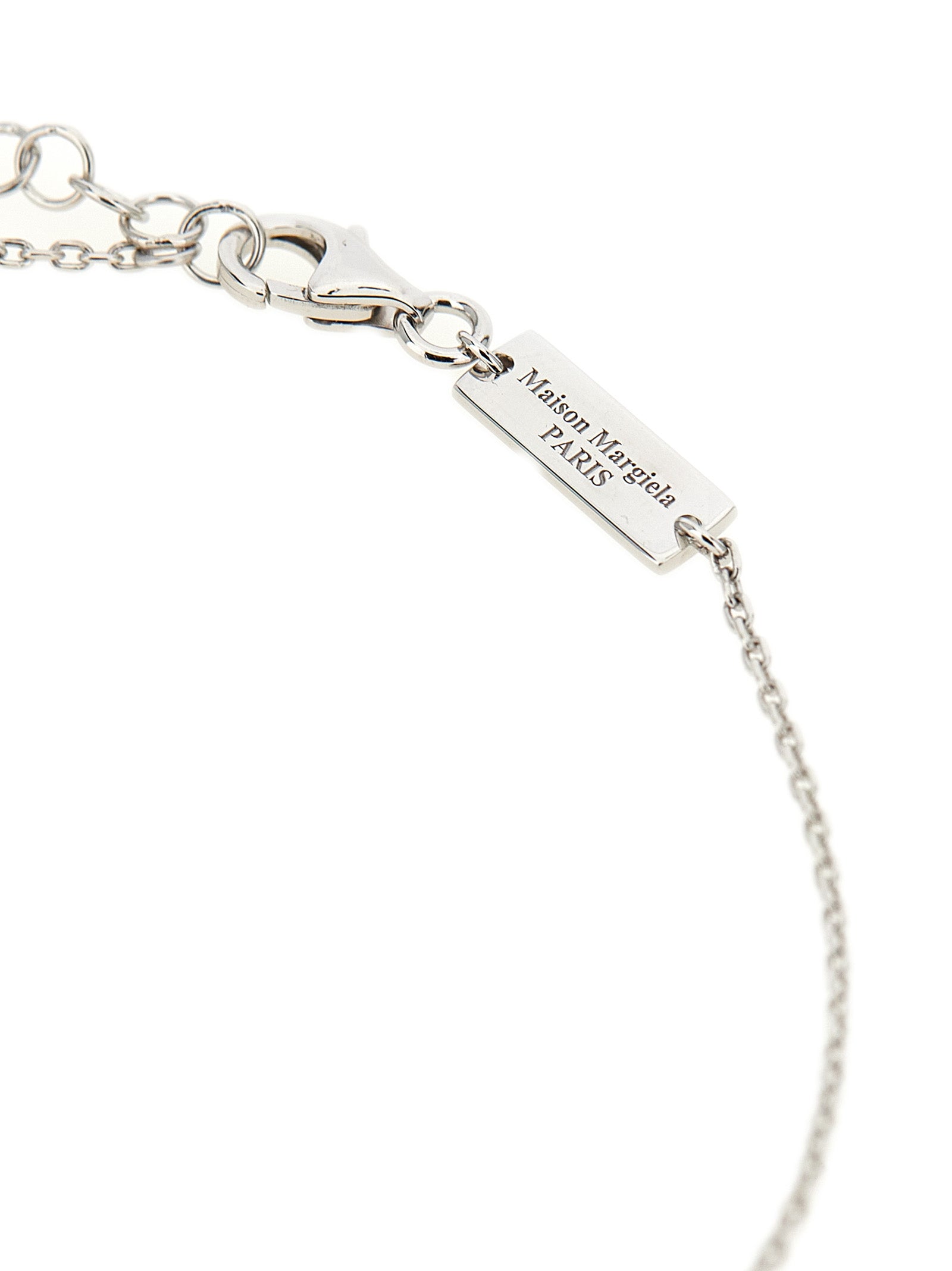 Silberne Halskette mit Ring-Anhänger