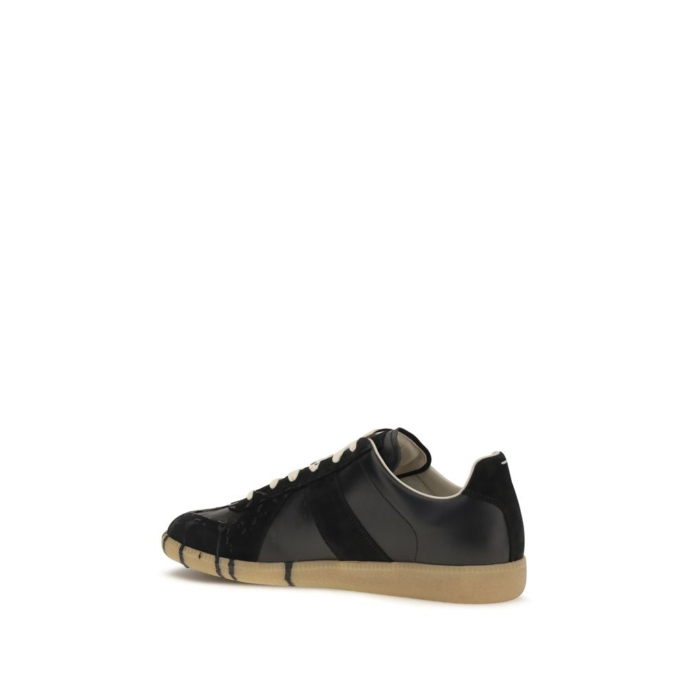 Schwarze Sneaker aus Wildleder