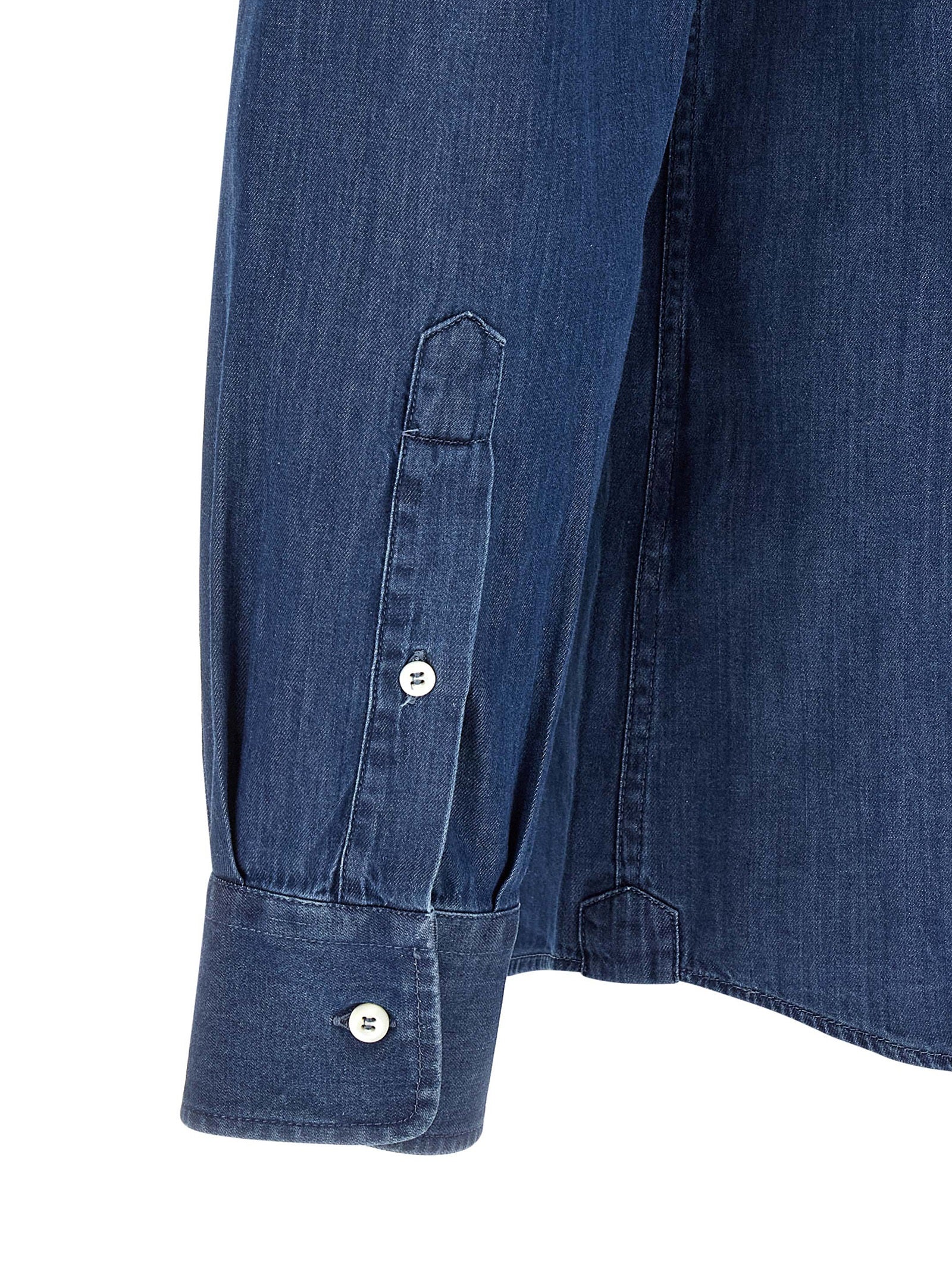 Blaue Baumwollbluse