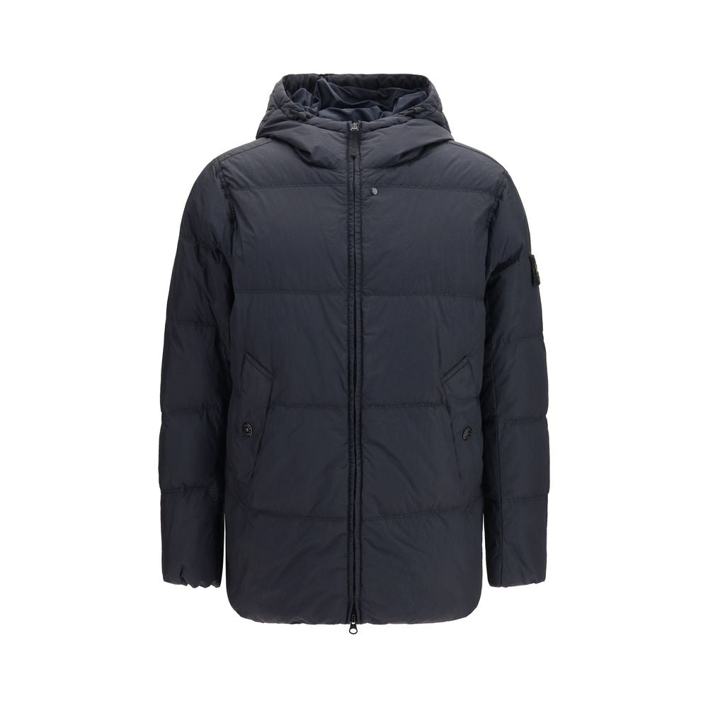 Blaue Daunenjacke in voller Länge