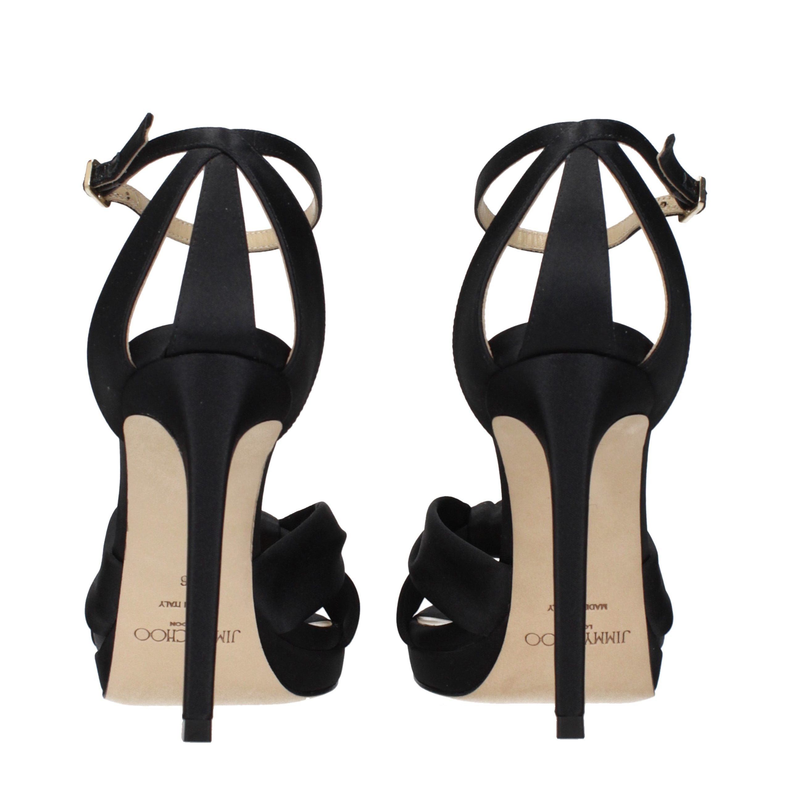 Schwarze Satin-Plateau-Sandalen