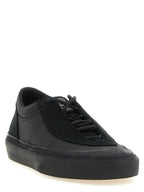 Schwarze Low-Top-Sneaker aus Baumwolle