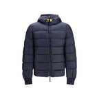 Blaue Daunenjacke in voller Länge