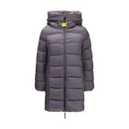 Graue Daunen-Steppjacke in voller Länge