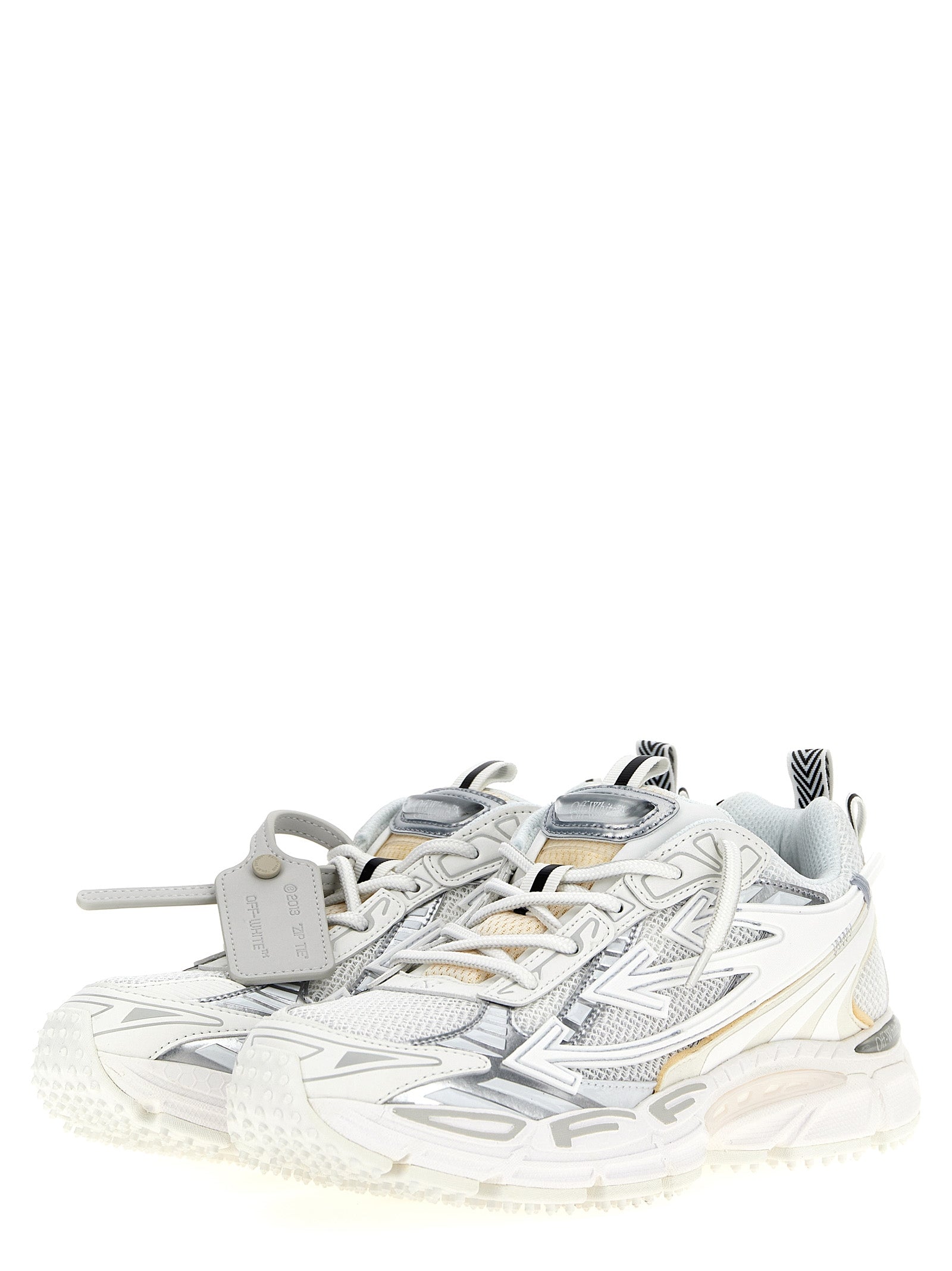 Weiße Sneaker aus Polyethylen