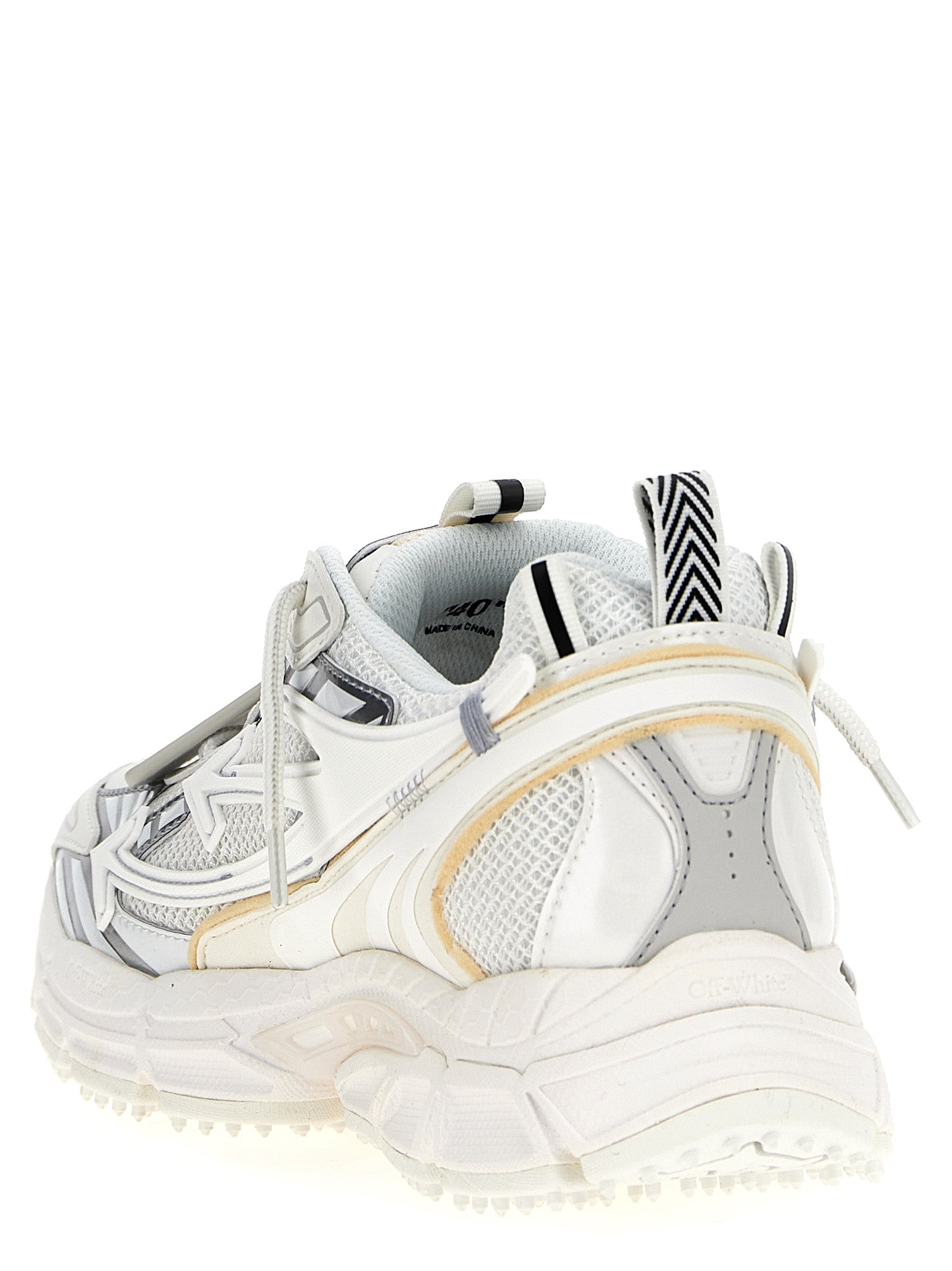 Weiße Sneaker aus Polyethylen