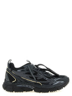Schwarze Sneaker aus Polyethylen