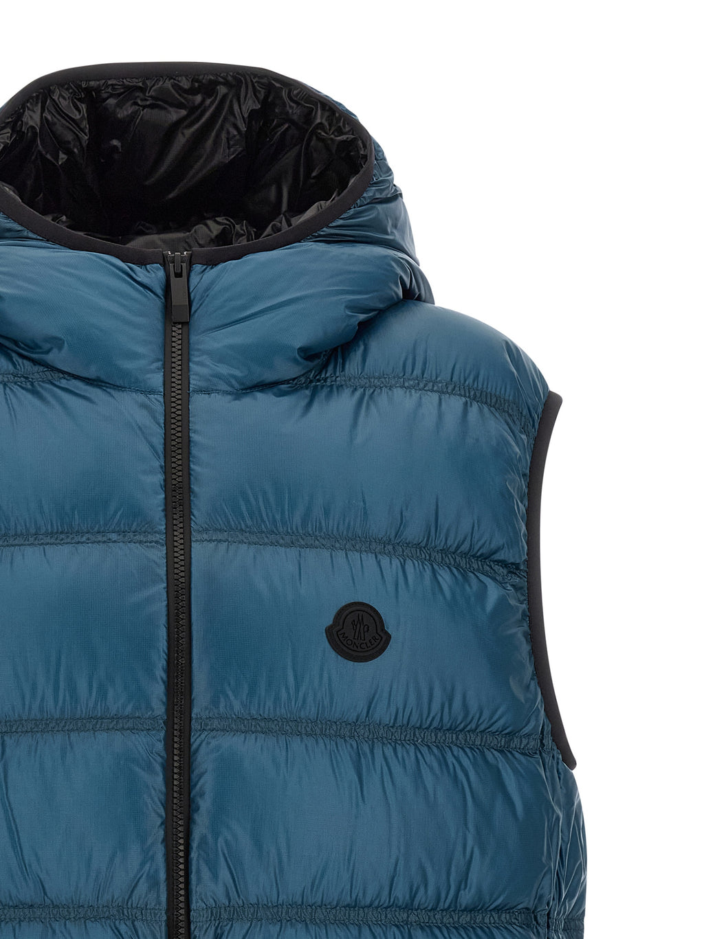 Blaue Polyamid-Jacke in voller Länge