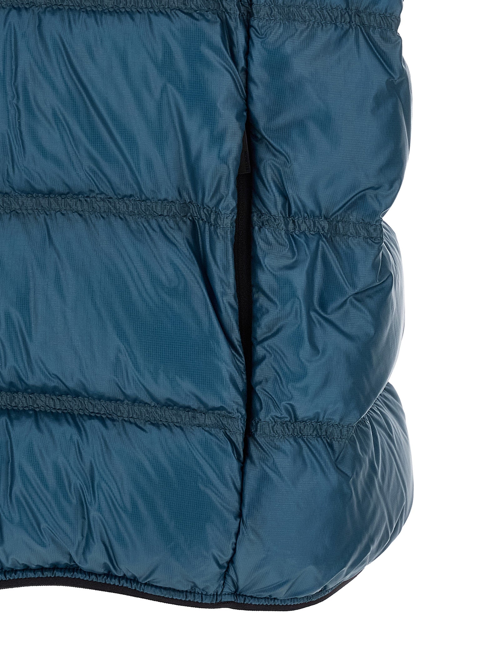 Blaue Polyamid-Jacke in voller Länge