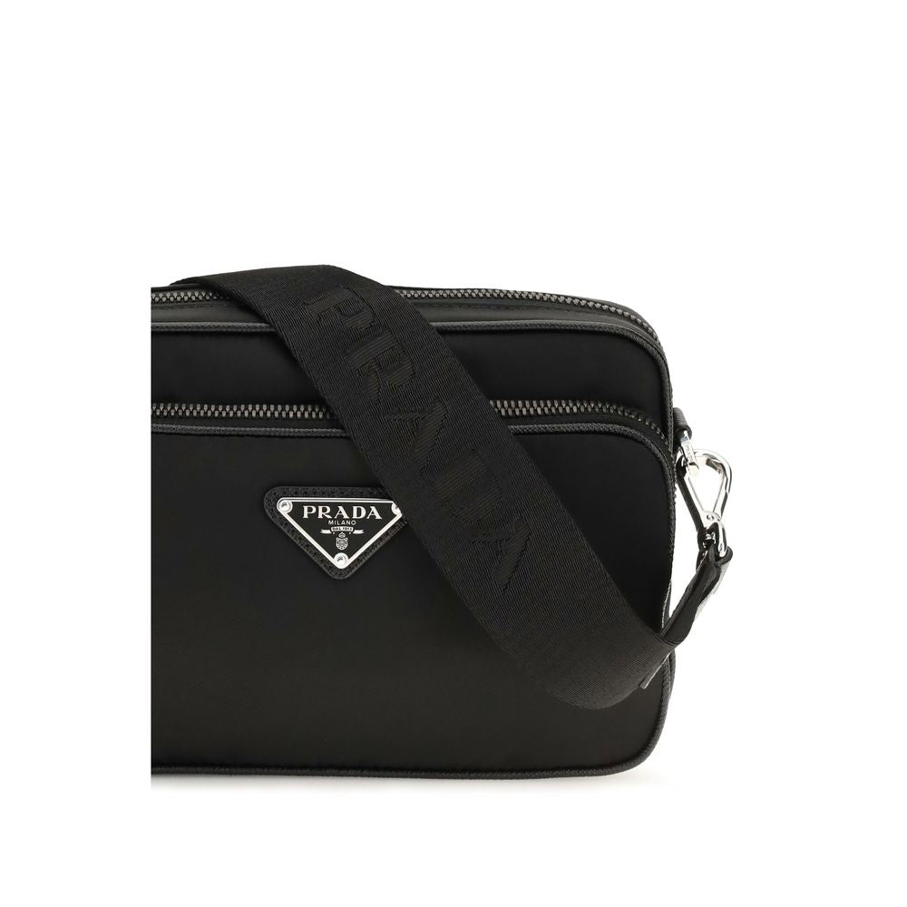 Schwarze Schultertasche aus recyceltem Polyamid