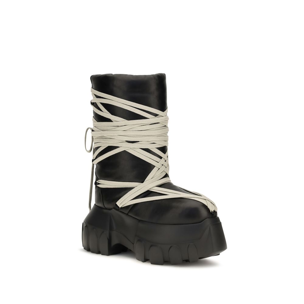 Schwarze Schnürstiefel aus Kalbsleder Bos Taurus