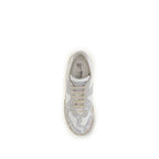 Graue Low-Top-Sneaker aus Wildleder