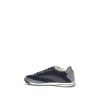 Blaue Sneaker aus Wildleder