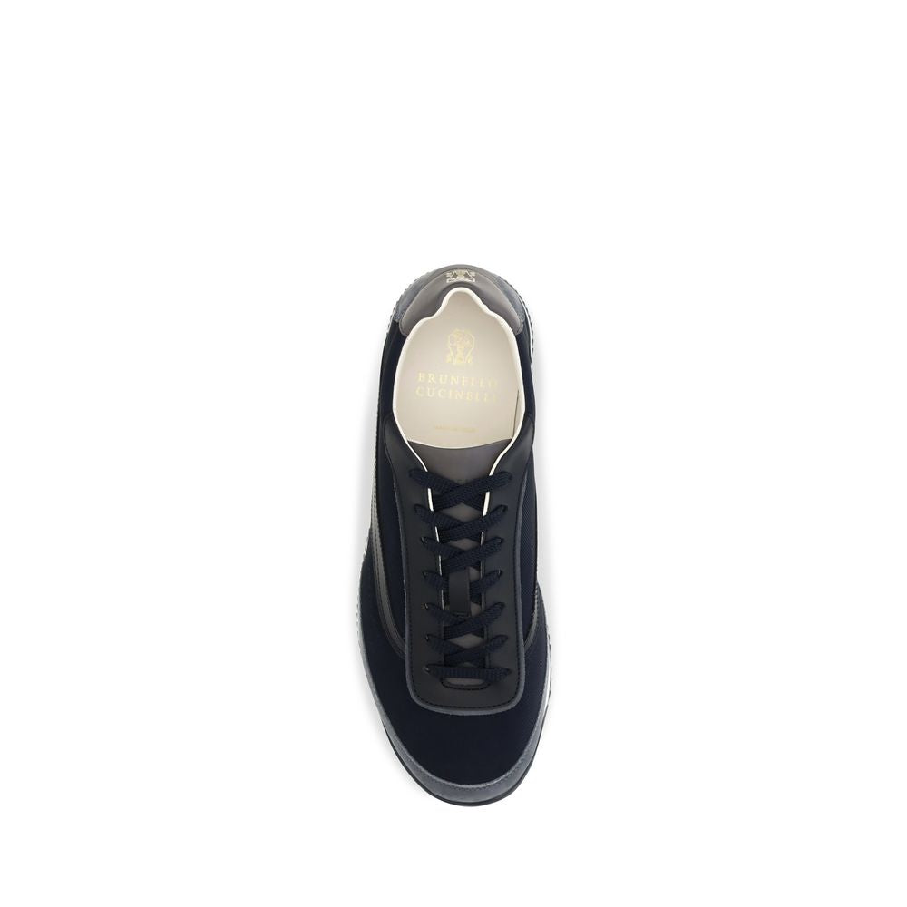 Blaue Sneaker aus Wildleder