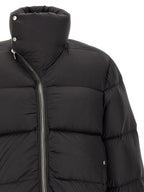 Schwarze Nylon-Jacke in voller Länge