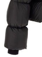 Schwarze Nylon-Jacke in voller Länge