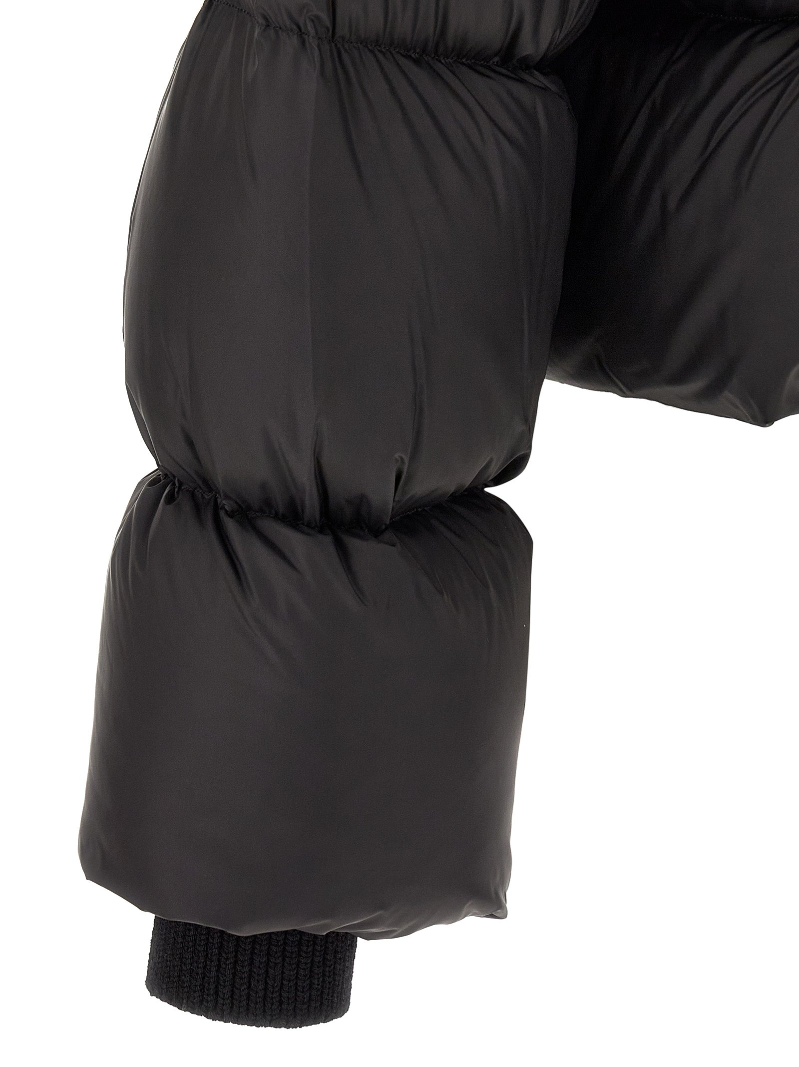 Schwarze Nylon-Jacke in voller Länge