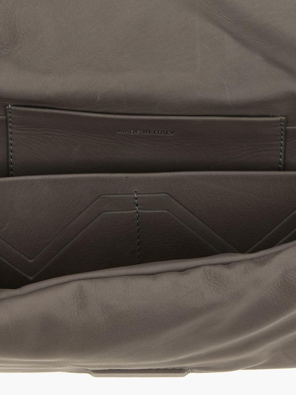 Graue Clutch aus Kalbsleder