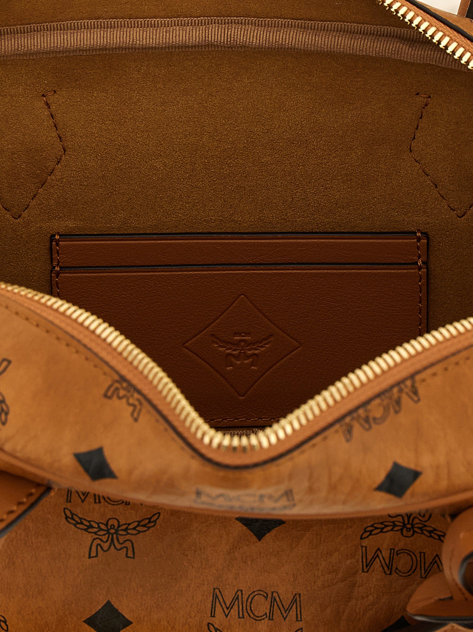 Schultertasche aus braunem Polyethylen