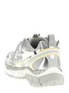 Silberne Polyester-Sneaker für sportliche Auftritte