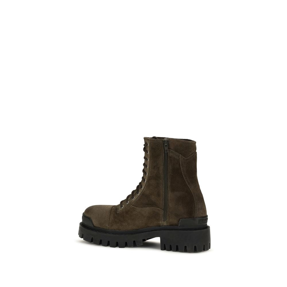 Zweifarbige Schnürstiefel