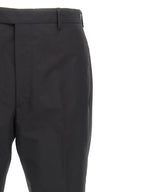Schwarze Baumwoll-Röhrenhose